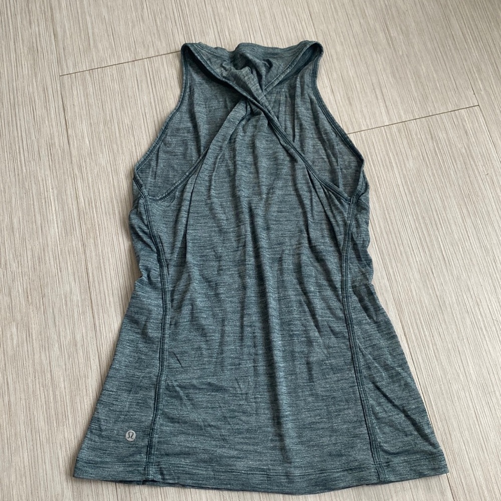 High neck twist back lululemon tank